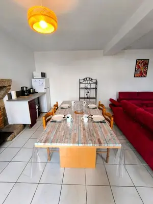 Cuisine ou kitchenette dans l'établissement Gite Spacieux 4 personnes - 5km du Parc