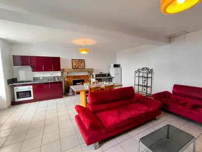 Cuisine ou kitchenette dans l'établissement Gite Spacieux 4 personnes - 5km du Parc