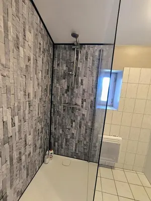 Salle de bains dans l'établissement Gite Spacieux 4 personnes - 5km du Parc