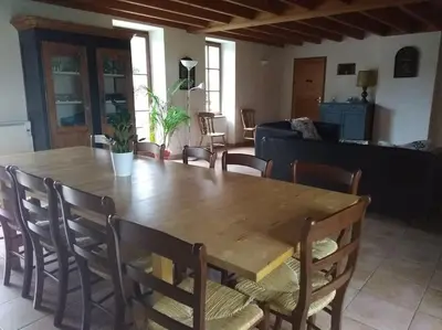 Coin salon dans l'établissement La Faerie - A la campagne - Gite 18 personnes