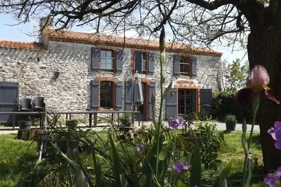 Jardin de l'établissement Gite les Farfadets - 12 personnes maxi