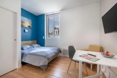 Un ou plusieurs lits dans un hébergement de l'établissement Aristide#3 - Studio Lumineux avec sa jolie terrasse