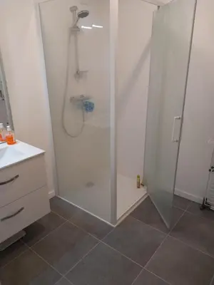 Salle de bains dans l'établissement Appartement standing Vue panoramique sur Nantes