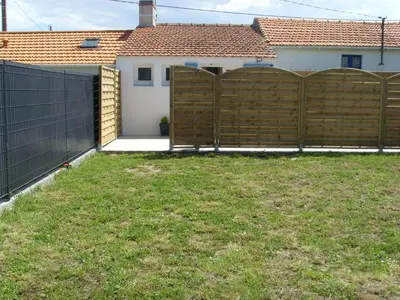 Jardin de l'établissement studio rénové
