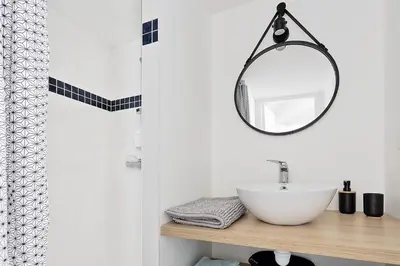 Salle de bains dans l'établissement La Galerie Pornic - Maison Lotus