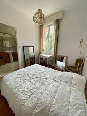 Un ou plusieurs lits dans un hébergement de l'établissement Port de Pornic. Vue mer. Sea view. 4 rooms.