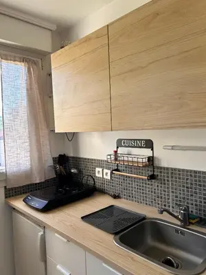 Cuisine ou kitchenette dans l'établissement Évasion bord de mer Studio à 50m de la plage
