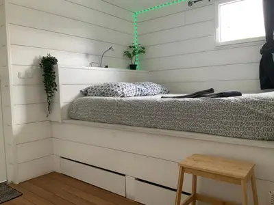 Un ou plusieurs lits dans un hébergement de l'établissement Bateau appartement sur l'Erdre au coeur de Nantes