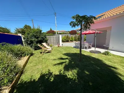 Jardin de l'établissement Maisonnette confortable à Pornic
