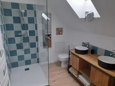 Salle de bains dans l'établissement Cocouyo port de vallée