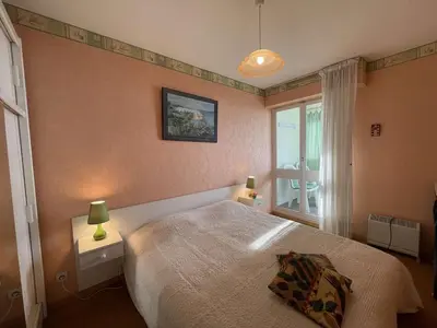 Un ou plusieurs lits dans un hébergement de l'établissement Appartement 2 pièces proche plage Saint-Hilaire-de-Riez - FR-1-224C-213
