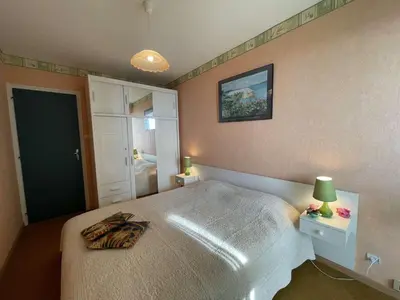 Un ou plusieurs lits dans un hébergement de l'établissement Appartement 2 pièces proche plage Saint-Hilaire-de-Riez - FR-1-224C-213
