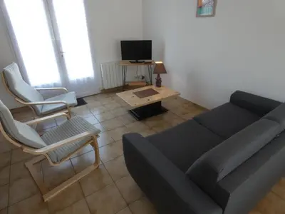 Télévision ou salle de divertissement dans l'établissement Maison de vacances à Notre Dame-de-Monts - 5 personnes - FR-1-540-174