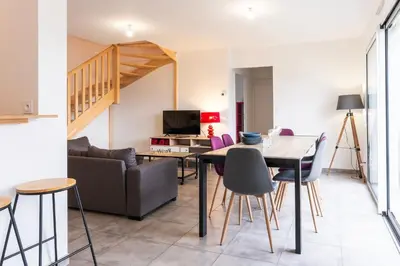 Coin salon dans l'établissement gîte maison d'Anetz