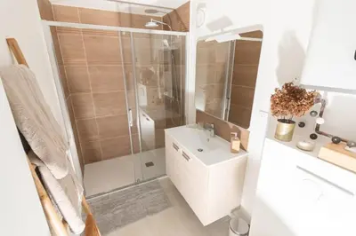 Salle de bains dans l'établissement Le Héron Nantais