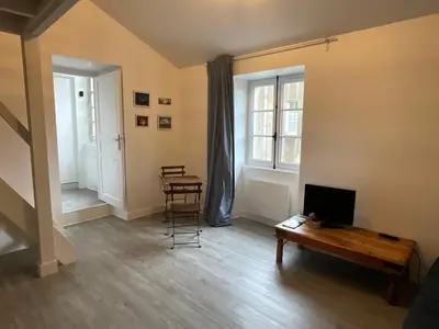 Télévision ou salle de divertissement dans l'établissement Studio proche cathédrale