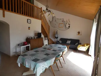Coin salon dans l'établissement Maison spacieuse à Notre-Dame-de-Monts pour 8 pers, anim. admis - FR-1-540-164