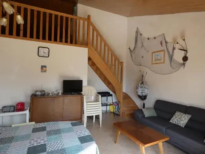 Coin salon dans l'établissement Maison spacieuse à Notre-Dame-de-Monts pour 8 pers, anim. admis - FR-1-540-164