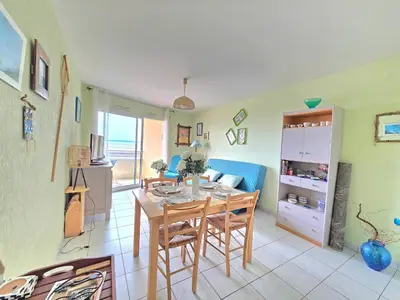 Cuisine ou kitchenette dans l'établissement Appartement 2 pièces face mer, balcon, 50m plage, proche centre et commerces - Saint-Brévin - FR-1-364-141