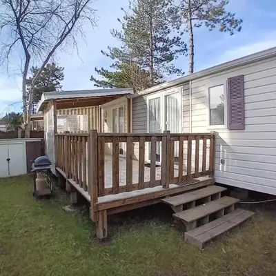 2-bedroom mobile home sleeps 4
