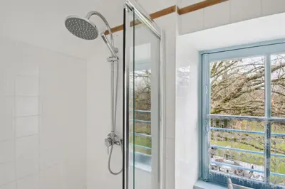 Salle de bains dans l'établissement Gite Bleu