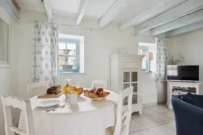 Cuisine ou kitchenette dans l'établissement Gite Bleu