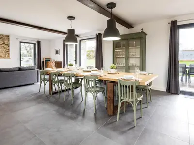 Coin salon dans l'établissement Grande grange rénovée avec jardin et spa proche de Nantes - FR-1-306-1234