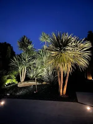 Jardin de l'établissement Villa grand standing avec piscine proche Nantes