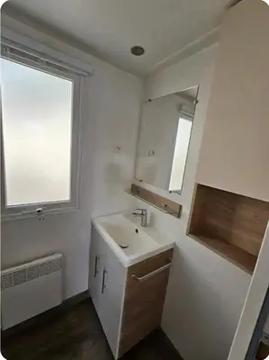 Salle de bains dans l'établissement Superbe Mobil home 6-8 personnes (57)