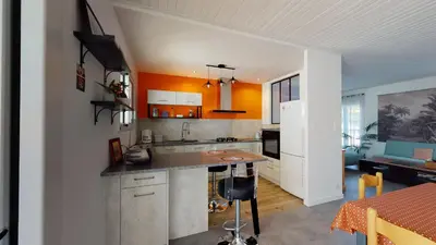 Cuisine ou kitchenette dans l'établissement Coucher de soleil proche de la mer