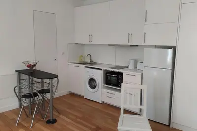 Cuisine ou kitchenette dans l'établissement Appartement 2 pièces proche cathédrale