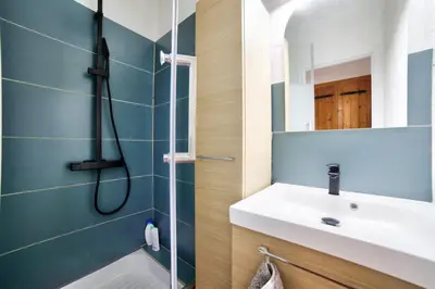 Salle de bains dans l'établissement 600m de la plage - Maison pour 5 - Terrasse