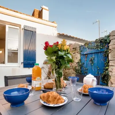 Jolie maison avec cour pour 5 personnes