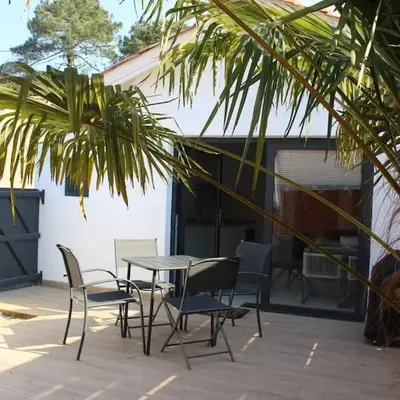 Maisonnette 2 pièces 100m de la plage de la Clère