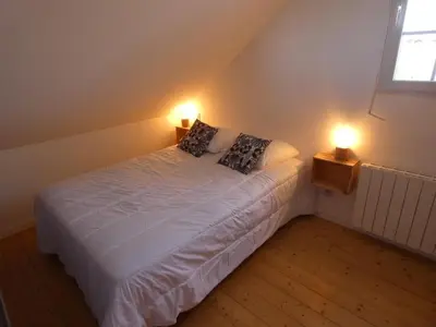 Un ou plusieurs lits dans un hébergement de l'établissement Maison rénovée, 8 pers, animaux admis, jardin - FR-1-540-188