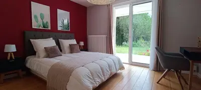 Un ou plusieurs lits dans un hébergement de l'établissement Magnifique villa 5 etoiles avec piscine privee parc 2 ha