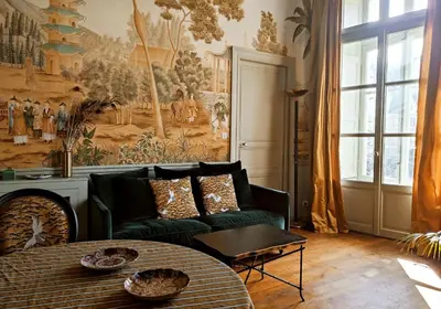Coin salon dans l'établissement Le 1825, une suite luxueuse au coeur de la ville