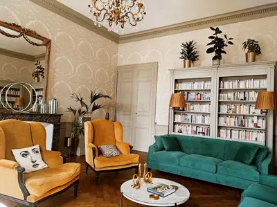 Coin salon dans l'établissement Le 1825, une suite luxueuse au coeur de la ville