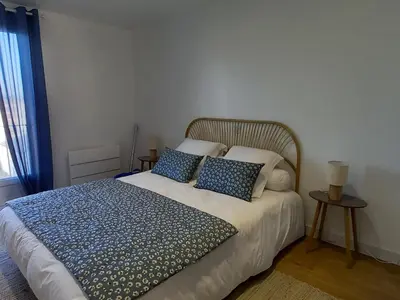 Un ou plusieurs lits dans un hébergement de l'établissement Superbe appartement moderne 2 chambres vue mer, 2 salles d'eau, parking, animaux admis - FR-1-323-276