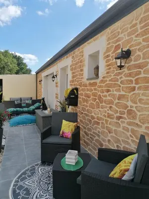 Coin salon dans l'établissement L'INSTANT ZEN NATURISTE ONLY ADULTE