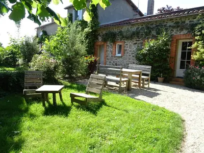 Jardin de l'établissement Terre et Eau La chambre d'hôtes du jardinier Sèvremont