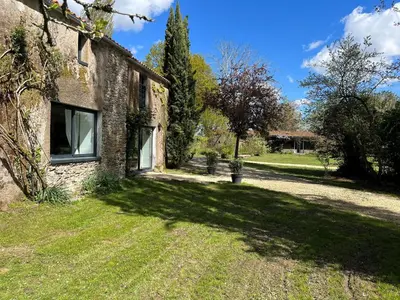 Jardin de l'établissement Gîte charmant, spacieux, à 15 km de Nantes, 2 chambres, terrasse, parking, animaux acceptés - FR-1-306-1238