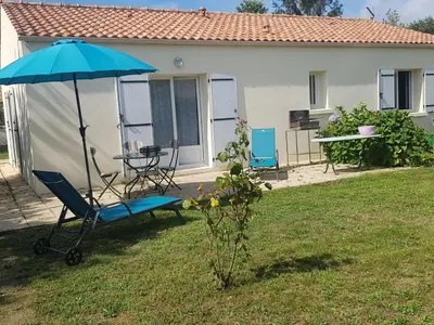 Jardin de l'établissement Maison Calme avec Jardin Clos, Près de Pornic et Nantes, Wifi et Équipements Bébé Inclus - FR-1-306-1239