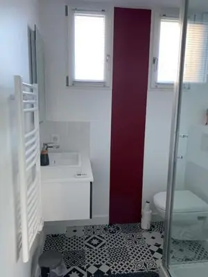 Salle de bains dans l'établissement Chambre d'Hôtes Les Petits Oiseaux