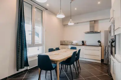 Cuisine ou kitchenette dans l'établissement Coeur de ville #B1 - Chambre privée dans logement partagée - Proche commerces et transports