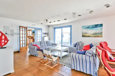 Coin salon dans l'établissement Maison pour 11 - Piscine - Noirmoutier-en-L'île