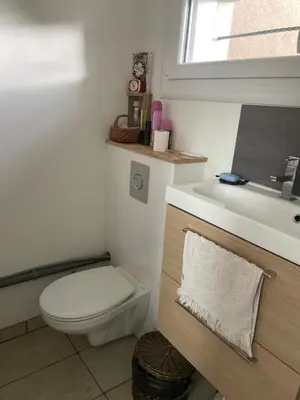 Salle de bains dans l'établissement Chambre à louer 1 à 2 personnes chez l'habitant