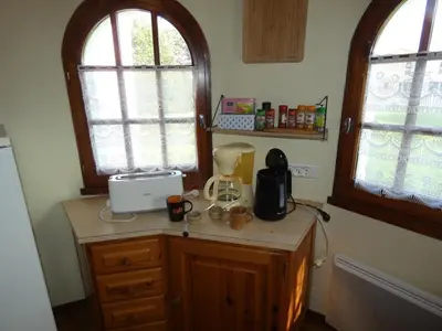 Cuisine ou kitchenette dans l'établissement Maison Vacances Notre-Dame-de-Monts, Jardin, Animaux Ok - FR-1-540-236