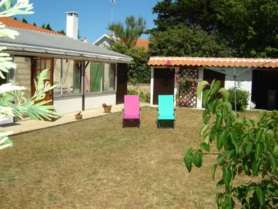 Jardin de l'établissement Maison spacieuse 8 pers avec jardin, animaux admis - FR-1-540-256
